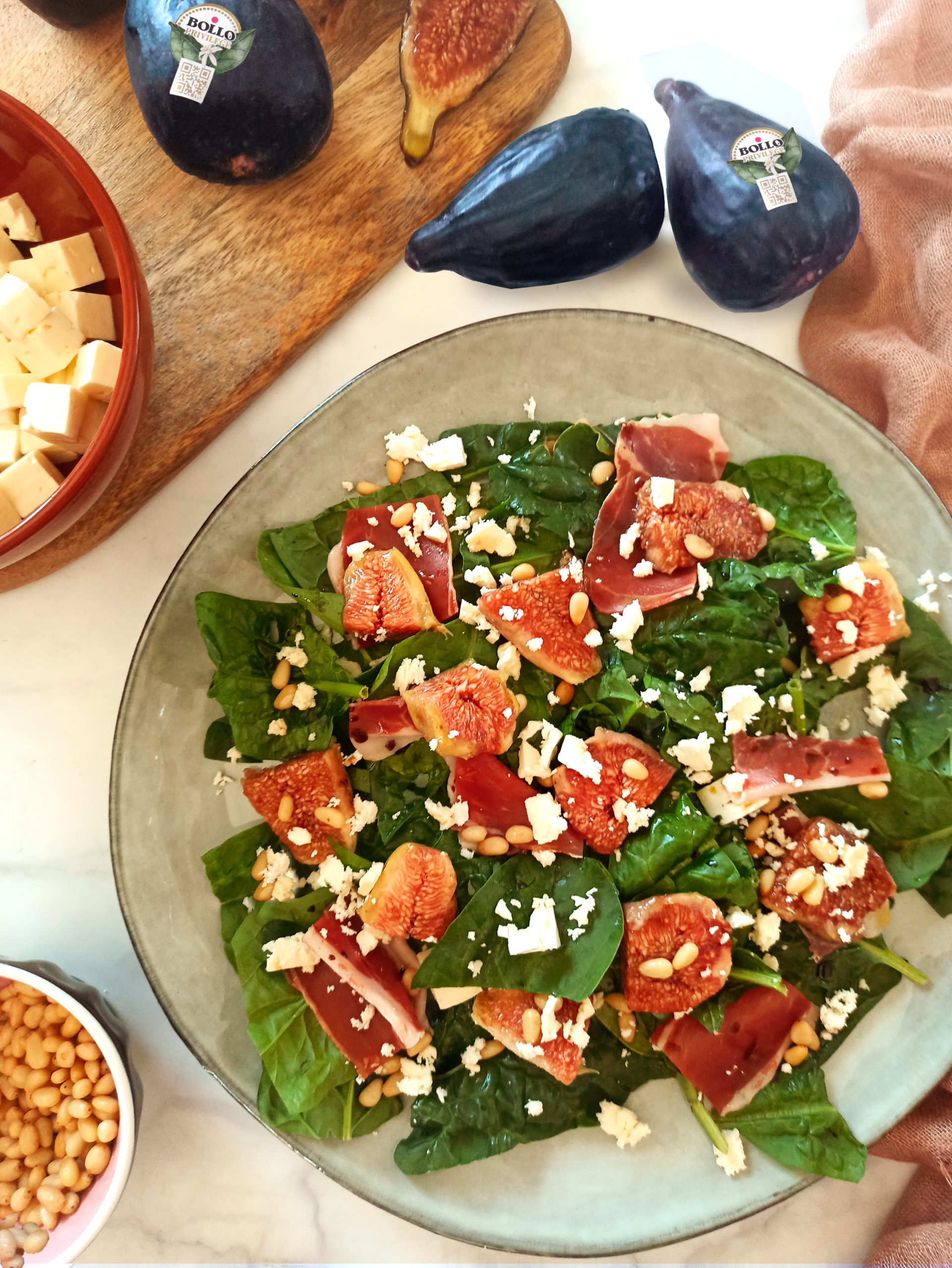 Spinach, ham and figs salad
